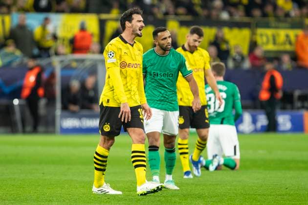 UEFA Champions League, Borussia Dortmund - Newcastle United, 7.11.2023 Mats Hummels (Borussia Dortmund, 15) aergert sich. UEFA Champions League, Borussia Dortmund - Newcastle United, Vorrunde 4. Spieltag, am 7.11.2023, Signal Iduna Park, Dortmund UEFA regulations prohibit any use of photographs as image sequences and or quasi-video Copyright: xBEAUTIFULxSPORTS Meuselx