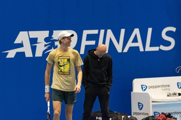 Photo LaPresse Matteo Secci - 07 11 2023 Torino (Italia) - Cronaca - Yannik Sinner in allenamento per ATP, Tennis Herren Finals 2023. Nell immagine: Yannik Sinner. 7th november 2023 Torino (Italy) - News - Yannik Sinner training in Turin for the ATP Finals 2023. Pictured: Yannik Sinner.  Copyright: xMatteoxSecci LaPressex