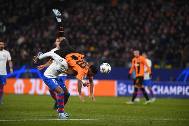 Sport Bilder des Tages HAMBURG, GERMANY - 7 NOVEMBER, 2023: The UEFA Champions League match between FC Shakhtar Donetsk vs FC Barcelona, Barca at Volksparkstadion  Copyright: xVItaliixKliuievx