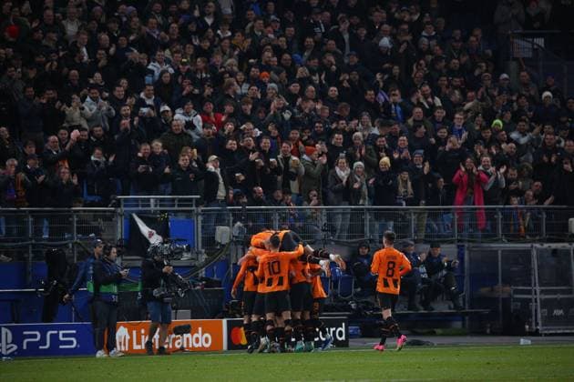 Fußball Herren Saison 2023-2024 UEFA Champions League I 4. Spieltag Schachtar Donezk - FC Barcelona, Barca 07.11.2023 Schachtar Donezk jubelt zum 1:0. Hamburg Volksparkstadion Hamburg Deutschland Copyright: xLobecax xHenningxRohlfsx