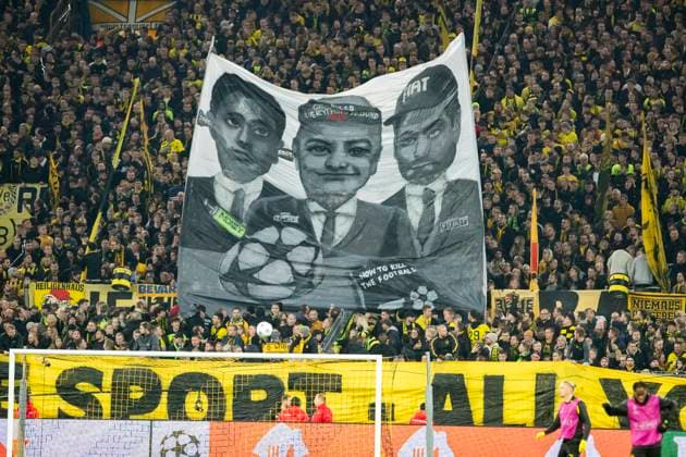 UEFA Champions League, Borussia Dortmund - Newcastle United, 7.11.2023 Die Dortmund Fans mit einer kritischen Choreo. UEFA Champions League, Borussia Dortmund - Newcastle United, Vorrunde 4. Spieltag, am 7.11.2023, Signal Iduna Park, Dortmund UEFA regulations prohibit any use of photographs as image sequences and or quasi-video Copyright: xBEAUTIFULxSPORTS Meuselx