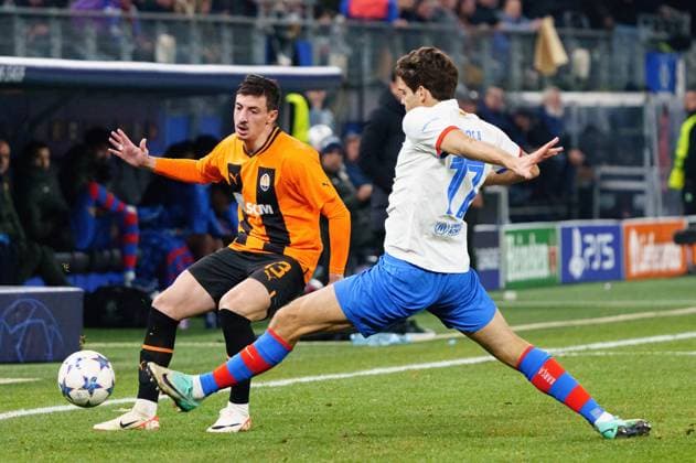 Giorgi Gocholeishvili (Schachtar Donezk, 13), Marcos Alonso FC Barcelona, Barca 17) GER, Schachtar Donezk vs. FC Barcelona, Fussball, Champions League, Gruppe H, Spieltag 4, Saison 2023 2024, 07.11.2023 GER, Schachtar Donezk vs. FC Barcelona, Fussball, Champions League, Gruppe H, Spieltag 4, Saison 2023 2024, 07.11.2023 Hamburg Copyright: xEibner-Pressefoto MarcelxvonxFehrnx EP_MFN