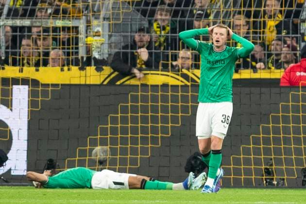 UEFA Champions League, Borussia Dortmund - Newcastle United, 7.11.2023 Joelinton (Newcastle United, 7) am Boden und Sean Longstaff (Newcastle United, 36) hadern nach der vergebenen Chance. UEFA Champions League, Borussia Dortmund - Newcastle United, Vorrunde 4. Spieltag, am 7.11.2023, Signal Iduna Park, Dortmund UEFA regulations prohibit any use of photographs as image sequences and or quasi-video Copyright: xBEAUTIFULxSPORTS Meuselx