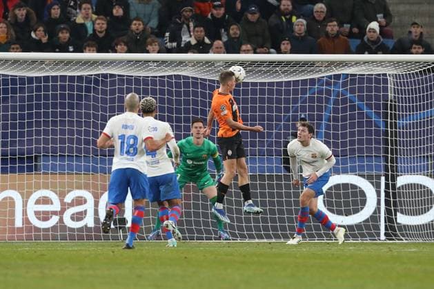 07.11.2023, xtgx, Fussball, UEFA Champions League, Schachtar Donezk - FC Barcelona, Barca emspor, v.l. Tor zum 1:0 durch Danylo Sikan (Donezk, 14) (DFL DFB REGULATIONS PROHIBIT ANY USE OF PHOTOGRAPHS as IMAGE SEQUENCES and or QUASI-VIDEO) Hamburg
