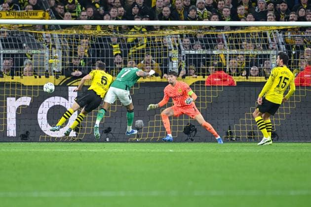 07.11.2023, Fussball, UCL, UEFA Champions League, Gruppenphase, 4. Spieltag, Saison 2023 2024, Borussia Dortmund - Newcastle United, Torchance Joelinton (Newcastle United), xRHR-FOTO TKx Copyright: TeresaxKroeger RHR-FOTOx RHR-FOTO TK