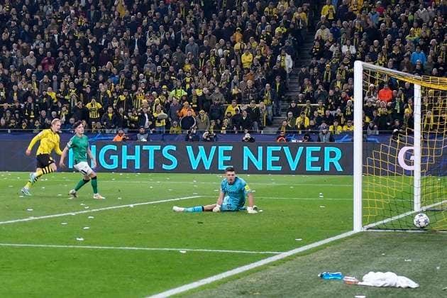 Julian Brandt ( 19, Borussia Dortmund) erzielt das Tor zum 2:0 07.11.2023 Fussball, Champions League, Borussia Dortmund vs Newcastle United , Signal Iduna Park, Dortmund, NRW Germany