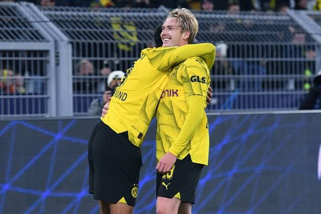 Fußball Champions Gruppenphase 4. Spieltag Borussia Dortmund - Newcastle United am 07.11.2023 im Signal Iduna Park in Dortmund Torjubel zum 2:0 durch Julian Brandt ( Dortmund )