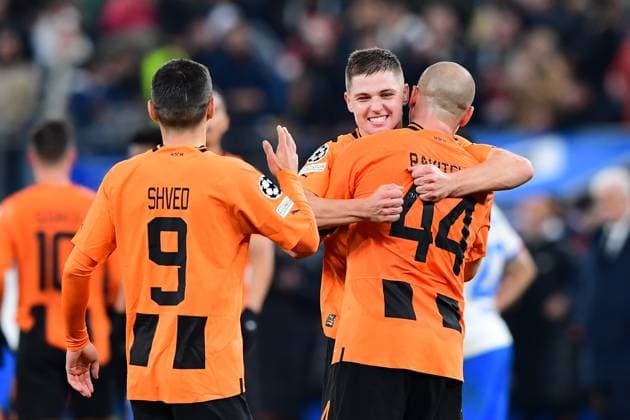 Fussball I Herren I UEFA I Champions League l FC Schachtar Donezk - FC Barcelona, Barca I 4. Spieltag I Gruppe H I Saison 2023-2024 I Shakhtar Donetsk I Barca I 07.11.2023 I Shakhtar Donetsk Siegerjubel 1:0 Sieg ueber Barcelona , Sportplatz : Volksparkstadion, Hamburg, Stellingen Hamburg Deutschland