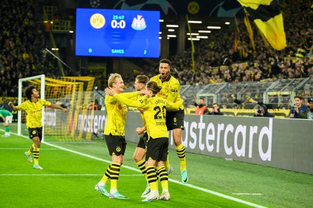 Jubel DO um Niclas FUELLKRUG (Füllkrug)(DO) nach seinem tor zum 1:0, v.l. Julian BRANDT (DO), Niclas FUELLKRUG (Füllkrug)(DO), Marcel SABITZER (DO), Felix NMECHA (DO) Fussball Champions League, Vorrunde, 4.Spieltag, Borussia Dortmund (DO) - Newcastle United (NU), am 07.11.2023 in Dortmund Deutschland. UEFA regulations prohibit any use of photographs as image sequences and or quasi-video Â