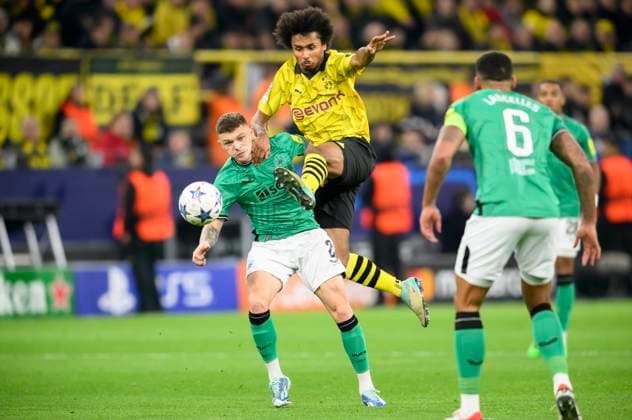 v.l. Kieran TRIPPIER (NU), Karim David ADEYEMI (DO) Aktion, Zweikampf, Fussball Champions League, Vorrunde, 4.Spieltag, Borussia Dortmund (DO) - Newcastle United (NU), am 07.11.2023 in Dortmund Deutschland. UEFA regulations prohibit any use of photographs as image sequences and or quasi-video Â