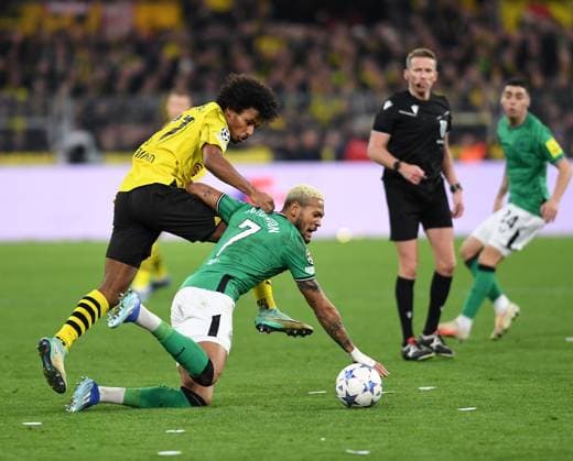 07.11.2023, Dortmund, Germany, Signal-Iduna-Park, Borussia Dortmund vs Newcastle United - UEFA Champions League 2023 2024 - Group F, Karim Adeyemi (Borussia Dortmund) und Joelinton (Newcastle United) im Zweikampf (Foto Ralf Treese) Dortmund Signal-Iduna-Park North Rhine-Westphalia Germany