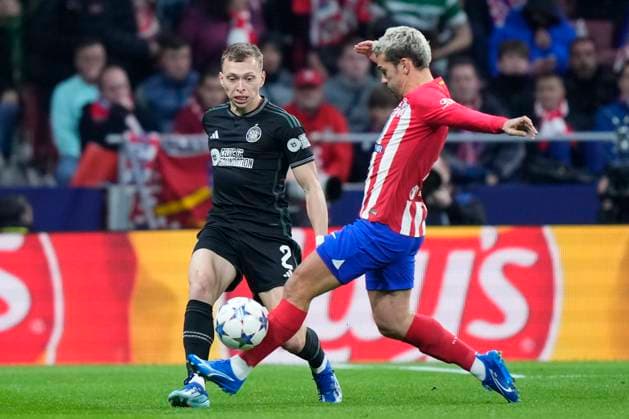 Antoine GriezmannÊof Atletico de Madrid and Alistair Johnston ¼of Celtic FC during Atletico de Madrid vs Celtic FC on November 07, 2023 at Civitas Metropolitano Stadium in Madrid, Spain. Photo: Senis Cebolla ALFAQUI Madrid Civitas Metropolitano Stadium Spain Copyright: xSenisxCebollax xALFAQUIx