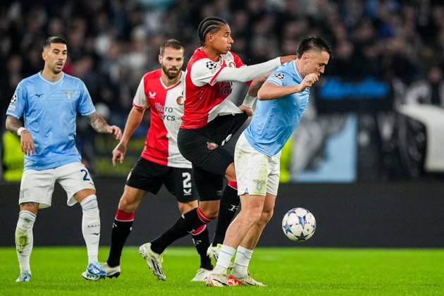 UEFA Champions League: S.S. Lazio v Feyenoord Rome - Calvin Stengs of Feyenoord during the 4th leg of the UEFA Champions League group stage between S.S. Lazio v Feyenoord at Stadio Olympico on 7 November 2023 in Rome, Italy. Copyright: xTomxBodex