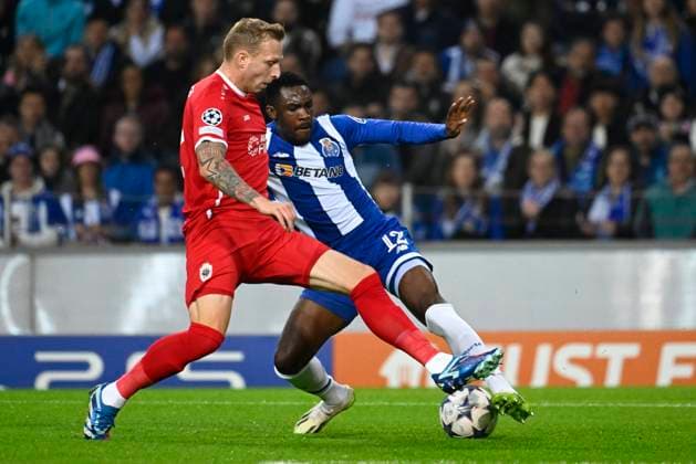FC Porto v Royal Antwerp FC - UEFA Champions League PORTO, PORTUGAL - NOVEMBER 07 : De Laet Ritchie defender of Antwerp FC and Zaidu defender of Porto during the UEFA Champions League group H match between FC Porto and Royal Antwerp FC on November 7, 2023 in Porto, Portugal, 07 11 2023 Porto Portugal  Copyright: xPeterxDexVoechtx