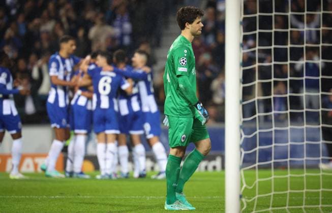 Antwerp s Senne Lammens looks dejected during a game between Portuguese FC Porto and Belgian soccer team Royal Antwerp FC, on Tuesday 07 November 2023, in Porto, Portugal, on day four of the Champions League group stage, in the group H. VIRGINIExLEFOUR  x79482605x