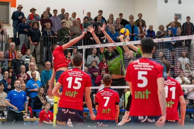 Angriff von Benz, Alexander (BADEN VOLLEYS SSC Karlsruhe, 16), GER, Volleyball, 1. Bundesliga Maenner, BADEN VOLLEYS SSC Karlsruhe vs. VC Bitterfeld-Wolfen, 07.11.2023, GER, Volleyball, 1. Bundesliga Maenner, BADEN VOLLEYS SSC Karlsruhe vs. VC Bitterfeld-Wolfen, 07.11.2023 Karlsruhe Copyright: xEibner-Pressefoto StefanxMayerx EP_SMR