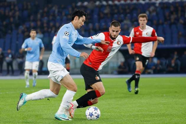 SS Lazio v Feyenoord: Group E - UEFA Champions League 2023 24 Daichi Kamada of Lazio David Hancko of Feyenoord during the UEFA Champions League Group E match between SS Lazio and Feyenoord at Stadio Olimpico on November 7, 2023 in Rome, Italy. Rome Italy  Copyright: xCiroxDexLucax originalFilename:deluca-itasslaz231107_npAnM.jpg