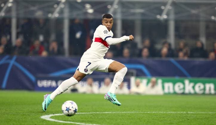 November 7, 2023, Milan, Lombardy, Italy: KYLIAN MBAPPE 7 of Paris Saint Germain in action in the UEFA Champions League Group Stage game between AC Milan and Paris Saint Germain on Tuesday November 7th 2023 at Stadio San Siro, Italy Milan Italy - ZUMAc179 20231107_zep_c179_003 Copyright: xMickaelxChavetx