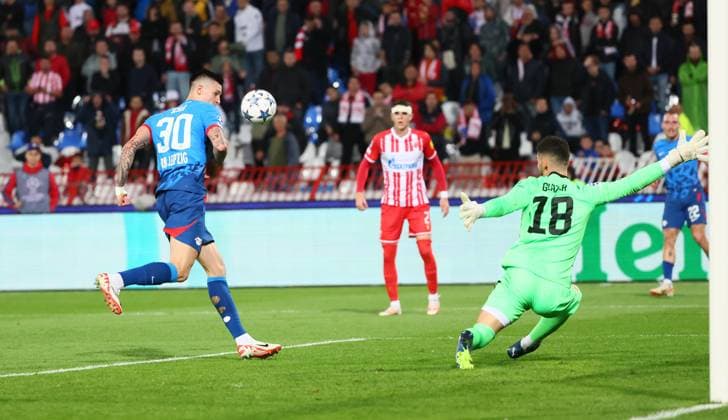 Roter Stern Belgrad - RB Leipzig Champions League Beograd, 07.11.2023, Stadion Rajko Mitic, Fussball , UEFA Champions League, Gruppe G , Spieltag 4 , Roter Stern Belgrad vs. RB Leipzig , Im Bild von li.: Benjamin Sesko (30, RB Leipzig) und Torwart Omri Glazer (18, Belgrad) , Foto nur zur redaktionellen Nutzung bestimmt! . , UEFA regulations prohibit any use of photographs as image sequences and or quasi-video ,