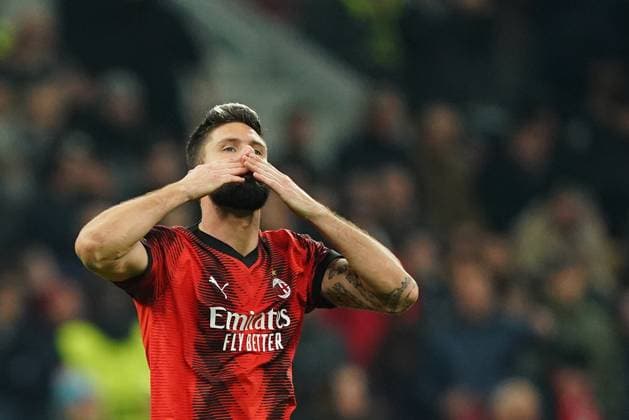 Foto Spada LaPresse 07 novembre 2023 - Milano , Italia - calcio - Milan vs PSG Paris Saint- Germain - Champions League 2023 2024 - Stadio San Siro. Nella foto: Olivier Giroud (A.c. Milan); esultanza dopo gol 1-2 November 07 , 2023 Milan , Italy - sport, calcio - Milan vs PSG Paris Saint- Germain - Champions League 2023 2024 - San Siro Stadium . In the pic : Olivier Giroud (A.c. Milan);celebrates after scoring gol 1-2  Copyright: xSpada LaPressex