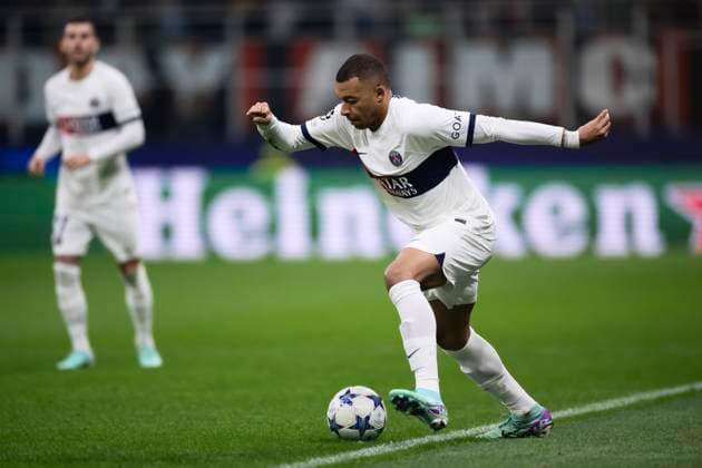 AC Milan v Paris Saint-Germain FC - UEFA Champions League Kylian Mbappe of Paris Saint-Germain FC in action during the UEFA Champions League football match between AC Milan and Paris Saint-Germain F. Milan Italy Copyright: xNicolòxCampox