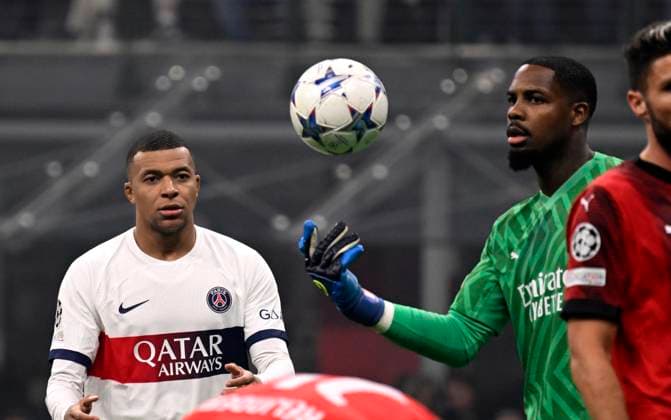 IPP20231107 Football - soccer: UEFA Champions League 2023 2024, A.C. Milan - Paris Saint-Germain F.C., Mike Maignan e Kylian Mbappe (Verwendung nur in Deutschland - GERMANY ONLY) *** IPP20231107 Football soccer UEFA Champions League 2023 2024, A C Milan Paris Saint Germain F C , Mike Maignan e Kylian Mbappe Use only in Germany GERMANY ONLY 