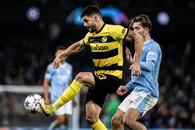 MANCHESTER, ENGLAND - NOVEMBER 7: Loris Benito of Young Boys (L) against Jack Grealish of Man City (R) during the UEFA Champions League Group Stage match between Manchester City and BSC Young Boys at Etihad Stadium on November 7, 2023 in Manchester, England. Manchester Etihad Stadium England United Kingdom Copyright: xJustPictures.ch DaniloxFernandesx jp-en-EuSpIm-Man.City_Y.Boys_07Nov2023_DAF_00062