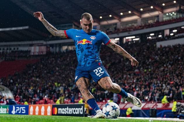 David Raum (RB Leipzig, 22) bei einer Ecke Roter Stern Belgrad vs. RB Leipzig, Fussball, UEFA Champions League, 4. Spieltag, 07.11.2023 DFL REGULATIONS PROHIBIT ANY OUSE OF PHOTOGRAPHS AS IMAGE SEQUENCES AND OR QUASI-VIDEO Roter Stern Belgrad vs. RB Leipzig, Fussball, UEFA Champions League, 4. Spieltag, 07.11.2023 Belgrad Copyright: xEibner-Pressefoto BahhoxKarax EP_RSB