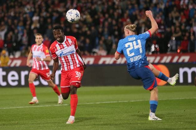 CRVENA ZVEZDA vs RB LEIPZIG OSMAN BUKARI vs XAVER SCHLAGER football Crvena zvezda UEFA Champions legaue vs RB Leipzig Rajko Mitic stadium, Belgrade 07.11.2023. Foto: FOOTBALL, CRVENA ZVEZDA, RED STAR, UEFA CHAMPIONS LEAGUE, RB LEIPZIG Belgrade Rajko Mitic stadium Serbia Copyright: xMarkoxMetlasx xMNxPressx
