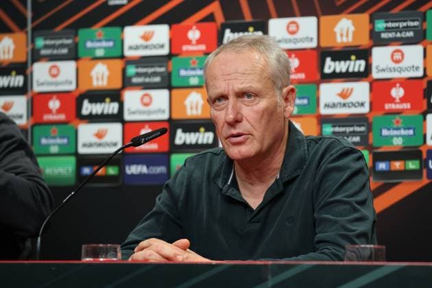 Freiburg, Deutschland 08. November 2023: Fussball-Europa-League - 2023 2024 - SC Freiburg Pressekonferenz - Spieltagskonferenz Im Bild: Trainer Christian Streich (SC Freiburg) in der Pressekonferenz vor dem Spiel gegen TSC Backa Topola Europa Park Stadion Baden Württemberg Copyright: xFotostandx xHettichx
