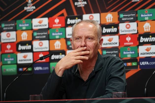 Freiburg, Deutschland 08. November 2023: Fussball-Europa-League - 2023 2024 - SC Freiburg Pressekonferenz - Spieltagskonferenz Im Bild: Trainer Christian Streich (SC Freiburg) in der Pressekonferenz vor dem Spiel gegen TSC Backa Topola Europa Park Stadion Baden Württemberg Copyright: xFotostandx xHettichx