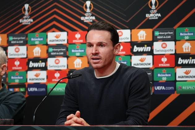 Freiburg, Deutschland 08. November 2023: Fussball-Europa-League - 2023 2024 - SC Freiburg Pressekonferenz - Spieltagskonferenz Im Bild: Nicolas Höfler Hoefler (SC Freiburg) bei der PK vor dem Spiel gegen TSC Backa Topola Europa Park Stadion Baden Württemberg Copyright: xFotostandx xHettichx
