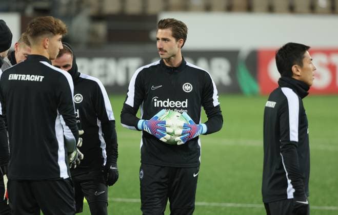 09.11.2023, Fussball UEFA Europa Conference League, HJK Helsinki - Eintracht Frankfurt, emonline, emspor, v.l., Torwart Kevin Trapp (Eintracht Frankfurt) beim Abschlusstraining DFL DFB REGULATIONS PROHIBIT ANY USE OF PHOTOGRAPHS AS IMAGE SEQUENCES AND OR QUASI-VIDEO. xdcx Copyright: HMBxMedia