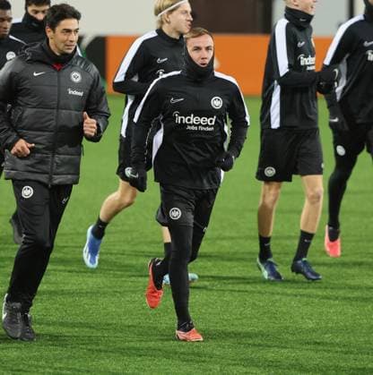 09.11.2023, Fussball UEFA Europa Conference League, HJK Helsinki - Eintracht Frankfurt, emonline, emspor, v.l., Mario Götze (Eintracht Frankfurt) beim Abschlusstraining DFL DFB REGULATIONS PROHIBIT ANY USE OF PHOTOGRAPHS AS IMAGE SEQUENCES AND OR QUASI-VIDEO. xdcx Copyright: HMBxMedia
