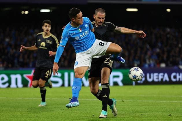 Giacomo Raspadori of SSC Napoli and Leonardo Bonucci of FC Union Berlin compete for the ball during the Champions League Group C football match between SSC Napoli and FC Union Berlin at Diego Armando Maradona stadium in Naples (Italy), November 8th, 2023. cesarexpurini