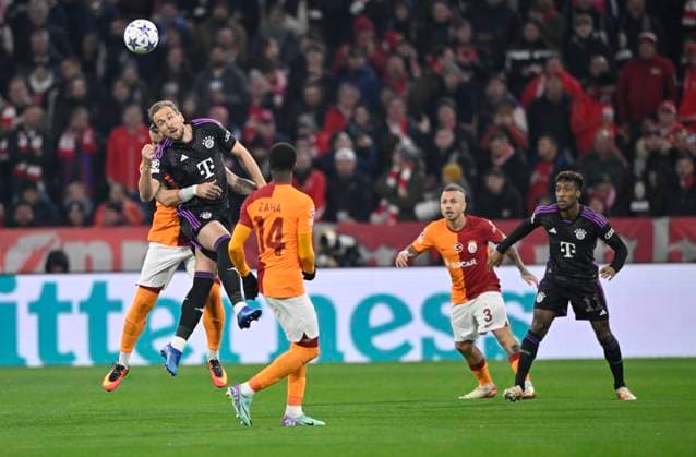 Zweikampf Harry Kane FC Bayern Muenchen FCB (09) gegen Abduelkerim Bardakci Galatasaray Istanbul (42) FC Bayern Muenchen FCB vs Galatasaray Istanbul Gruppenphase 4. Spieltag 08.11.2023 DFL REGULATIONS PROHIBIT ANY USE OF PHOTOGRAPHS AS IMAGE SEQUENCES AND OR QUASI-VIDEO FC Bayern Muenchen FCB vs Galatasaray Istanbul