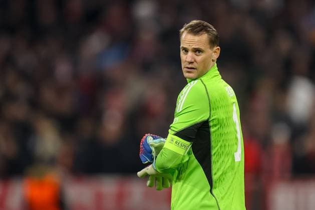 Germany, Muenchen, 08.11.2023, Allianz Arena, FC Bayern Muenchen vs Galatasaray - UEFA Champions League 2023 2024 - Group A, Torwart Manuel Neuer (FC Bayern Muenchen) looks on Munich Allianz Arena Germany