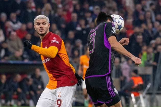 Mauro Icardi (Galatasaray SK) und Minjae Kim (FC Bayern Muenchen). Deutschland, Muenchen, 08.11.2023, Fussball, UEFA Champions League: FC Bayern Muenchen vs Galatasaray SK, Saison 2023 2024, Match Day 4, Allianz Arena Foto: A2 Bildagentur Peter Hartenfelser