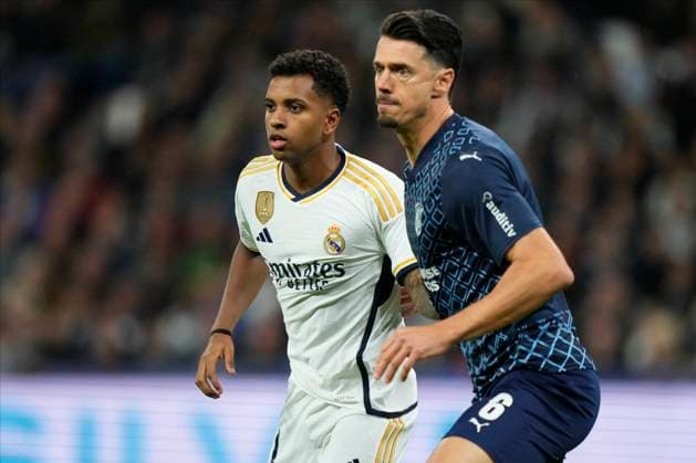 Rodrigo Goes of Real Madrid CF AND Jose Fonte of SC Braga during Real Madrid vs SC Braga Champions League match on November 08, 2023 at Santiago Bernabeu Stadium in Madrid, Spain. Photo: Senis Cebolla ALFAQUI Madrid Santiago Bernabeu Stadium Spain Copyright: xSenisx xCebollax xALFAQUIx