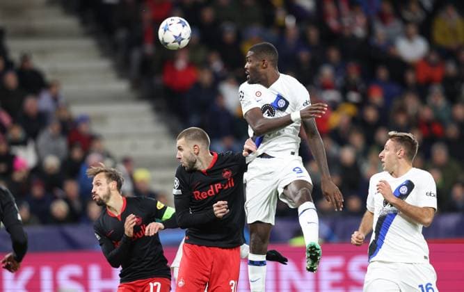 SOCCER - UEFA CL, RBS vs Inter SALZBURG,AUSTRIA,08.NOV.23 - SOCCER - UEFA Champions League, group stage, Red Bull Salzburg vs FC Internazionale Milano. Image shows Strahinja Pavlovic (RBS) and Marcus Thuram (Inter).  GEPAxpictures xHaraldxSteiner