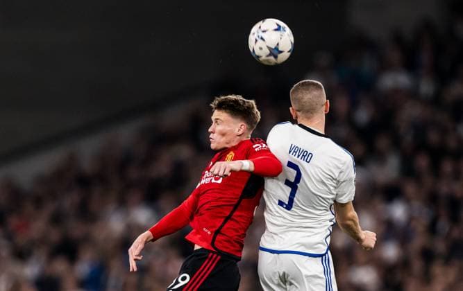 231108 Scott McTominay of Manchester United, ManU and Denis Vavro of FC Copenhagen during the UEFA Champions League football match between FC Copenhagen and Manchester United on November 8, 2023 in Copenhagen. Photo: Petter Arvidson BILDBYRAN kod PA PA0685 fotboll football soccer fotball champions league fc copenhagen manchester united bbeng Copyright: PETTERxARVIDSON BB231108PA052