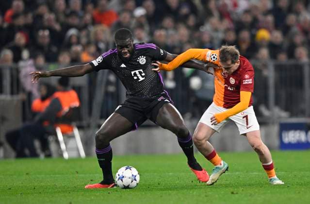 Zweikampf Dayot Upamecano FC Bayern Muenchen FCB (02) gegen Kerem Aktuerkoglu Galatasaray Istanbul (07) FC Bayern Muenchen FCB vs Galatasaray Istanbul Gruppenphase 4. Spieltag 08.11.2023 DFL REGULATIONS PROHIBIT ANY USE OF PHOTOGRAPHS AS IMAGE SEQUENCES AND OR QUASI-VIDEO FC Bayern Muenchen FCB vs Galatasaray Istanbul