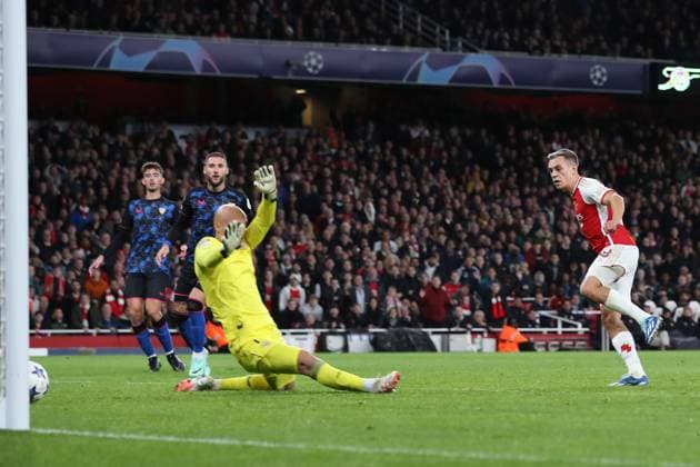 Arsenal v Sevilla 8 November 2023, London - Champion™s League Football, Group B - Arsenal v Sevilla - Leandro Trossard of Arsenal scores the opening goal - Photo: Jacques Feeney Offside. London UK Copyright: xJacquesxFeeneyx xOffsidexOffside