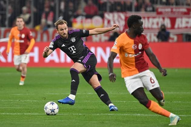 Harry KANE (Bayern Muenchen), Aktion,Zweikampf . Fussball Champions League Gruppenphase 4.Spieltag FC Bayern Muenchen-Galatasaray Istanbul am 08.11.2023, A L L I A N Z A R E N A.