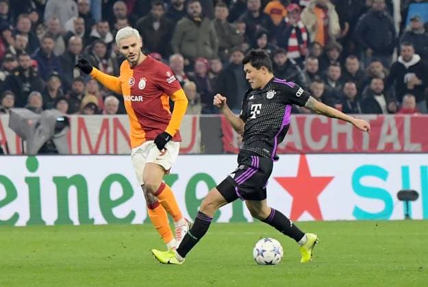 08.11.2023, xemx, Fussball UEFA Champions League, FC Bayern Muenchen - Galatasaray SK Istanbul emspor, v.l. Mauro Icardi (Galatasaray SK Istanbul), Kim Minjae (FC Bayern Muenchen) Zweikampf, Aktion, action, battle for the ball (DFL DFB REGULATIONS PROHIBIT ANY USE OF PHOTOGRAPHS as IMAGE SEQUENCES and or QUASI-VIDEO) Muenchen