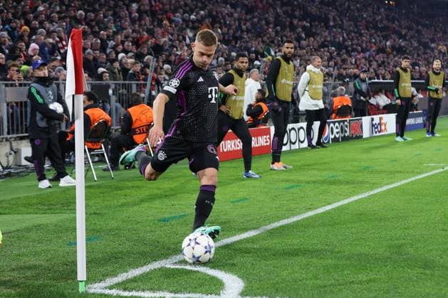 Joshua Kimmich 6 (FC Bayern Muenchen) beim Eckball, FC Bayern Muenchen vs. Galatasaray Istanbul , Champions League, Fussball, Vorrunde, Rueckspiel, 08.11.2023 Muenchen Bayern Germany
