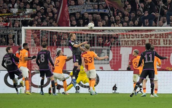 08.11.2023, xemx, Fussball UEFA Champions League, FC Bayern Muenchen - Galatasaray SK Istanbul emspor, v.l. Harry Kane (FC Bayern Muenchen) Goal scored, erziehlt das Tor zum 1:0 (DFL DFB REGULATIONS PROHIBIT ANY USE OF PHOTOGRAPHS as IMAGE SEQUENCES and or QUASI-VIDEO) Muenchen