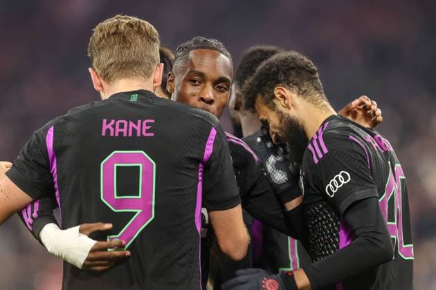 Germany, Muenchen, 08.11.2023, Allianz Arena, FC Bayern Muenchen vs Galatasaray - UEFA Champions League 2023 2024 - Group A, Harry Kane (FC Bayern Muenchen) celebrates after scoring his team s first goal with teammates Munich Allianz Arena Germany