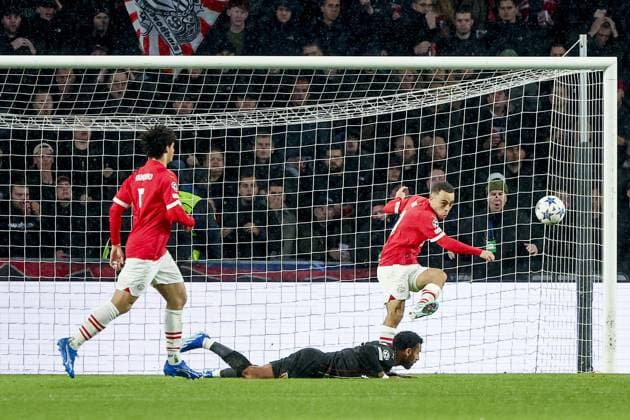 EINDHOVEN, 08-11-2023, Philips Stadium, UEFA Champions League season 2023 24, safe by PSV player Sergino Dest during the match between PSV and RC Lens. PSV - Lens  x23093729x Copyright: