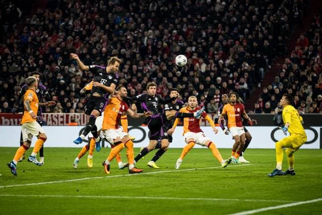 UEFA Champions League: FC Bayern Muenchen - Galatasaray; 08.11.2023 Harry Kane (FC Bayern Muenchen, 9) koepft zum 1:0 UEFA Champions League: FC Bayern Muenchen - Galatasaray, Muenchen, Allianz Arena am 08.11.2023 Copyright: xBEAUTIFULxSPORTS Wunderlx